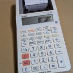 9433 ＫＤＤＩ　優待のPonta1.5倍増しで買った電卓が届きました。